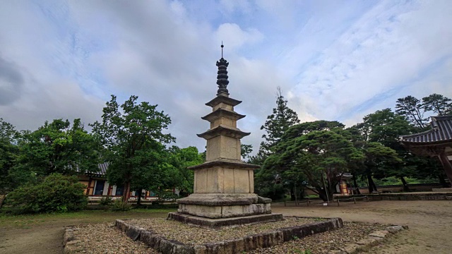 三层石塔(韩国国宝10号)在青杉寺视频素材