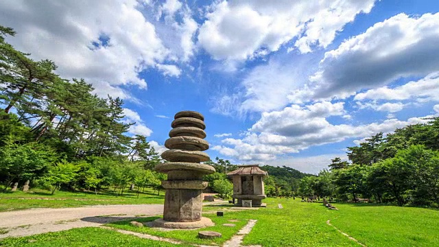 云柔寺花岗岩佛像及多层圆形石塔(韩国宝797、798)视频素材