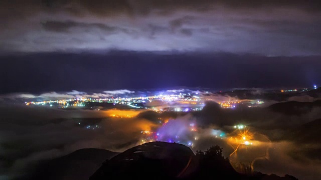 夜景从雪山Sokcho城视频素材