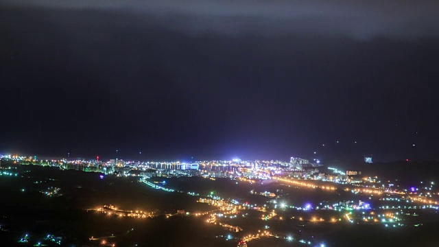 夜景从雪山Sokcho城视频素材