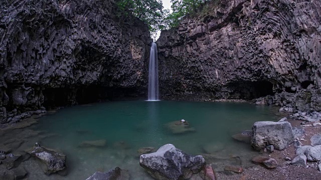 汉塘港河在因瀑布风光视频素材