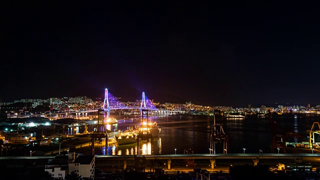 釜山港夜景及北康大桥视频素材