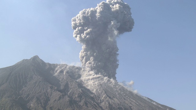 樱岛火山爆发视频素材