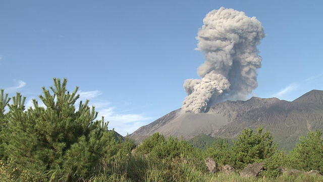 樱岛火山爆发视频素材