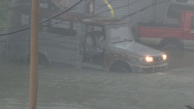 台风海燕风暴潮袭击塔克洛班市视频素材