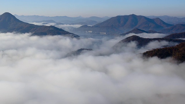 观赏云海和玉桢湖山脉视频素材