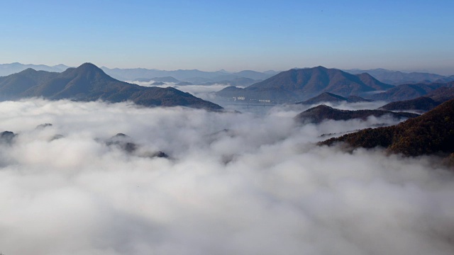 观赏云海和玉桢湖山脉视频素材