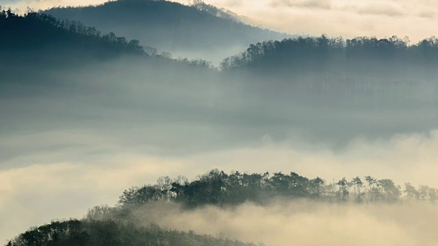 观赏云海和玉桢湖山脉视频素材