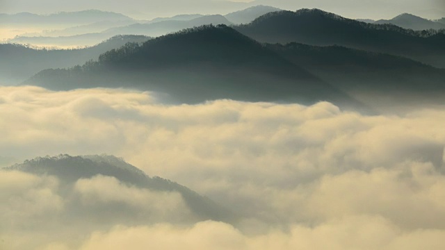 观赏云海和玉桢湖山脉视频素材