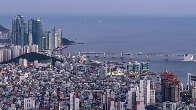 广安大桥景观一览(以夜景闻名，全国第二长桥)视频素材