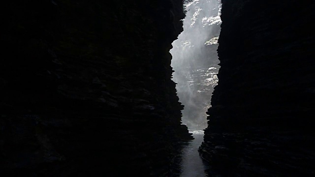 峡谷瀑布buracao视频素材