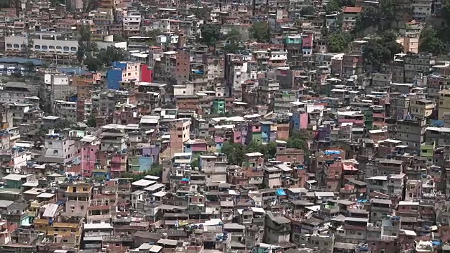 里约热内卢的“Rocinha”贫民窟景观屋视频素材