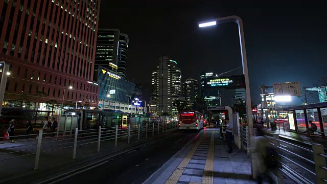 夜景汉城车站公交换乘中心视频素材