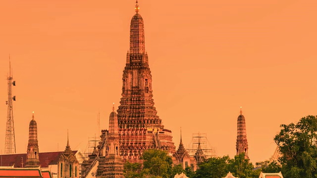 日落时间在Wat Arun，曼谷，泰国视频素材