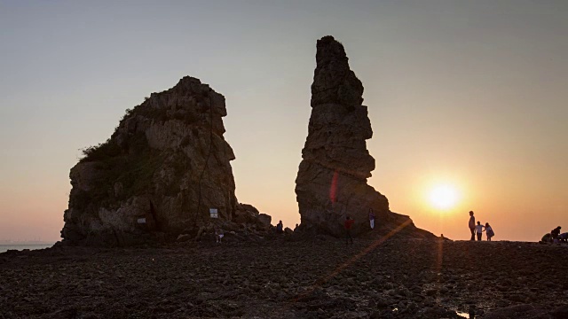 Jebudo岛的Maebawi岩日落(旅游目的地)视频素材