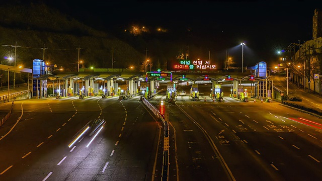 韩国釜山白阳高速收费站WS T/L夜景视频素材