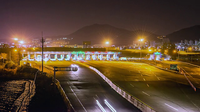 韩国釜山白阳高速收费站WS T/L夜景视频素材