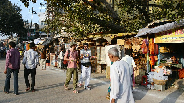 MS Street shops /瓦拉纳西，北方邦，印度视频素材