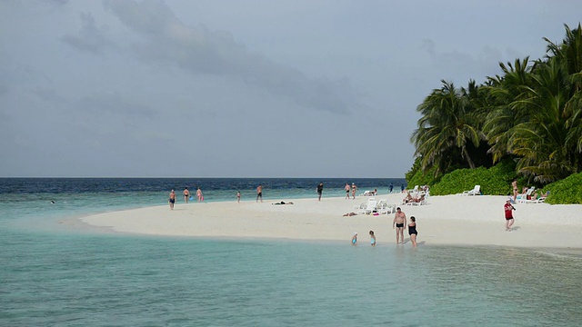 田园诗般的岛屿/ Maafushi, Kaafu Atoll，马尔代夫视频素材