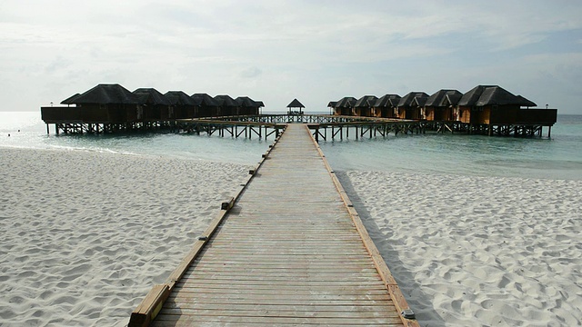 水上别墅的WS视图，马尔代夫/ Maafushi, Kaafu Atoll，马尔代夫视频素材