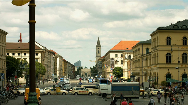 T/L Munich Odeonsplatz And Ludwig Street (4K/超高清至高清)视频素材