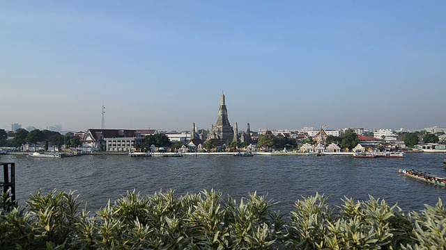 黎明的‘Wat Arun’神庙。视频下载