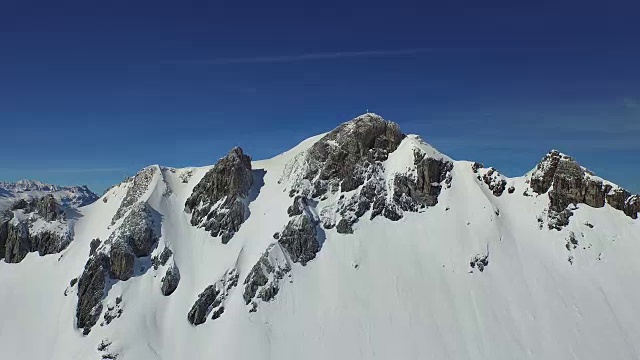 飞越滑雪旅游区视频素材