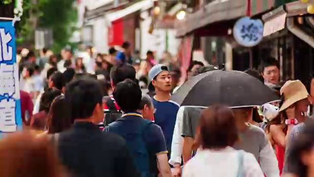 高清延时:拥挤的行人大阪大街，日本。视频素材