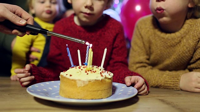 孩子的生日庆典视频下载