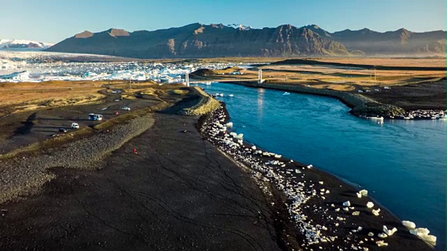 冰岛Jokulsarlon湖冰川的航拍视频素材