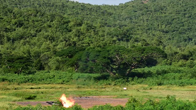 慢动作射击火球爆炸视频素材