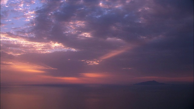 夕阳的颜色-鸟瞰图-坎帕尼亚，意大利视频素材