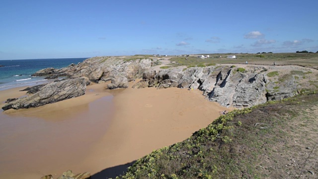 沙维奇海岸的沙滩和岩石海岸视频素材