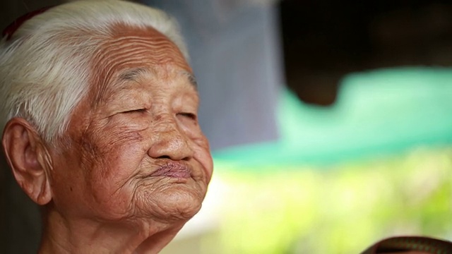 资深亚洲女人视频素材