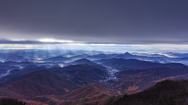 南hangang河和山脉的日出景观视频素材