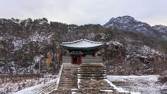 冬天的德山三城炮台(忠清北道35号纪念碑)的侧视图视频素材