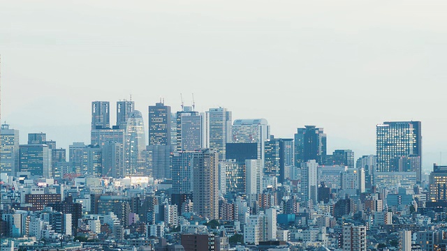 日落时分的富士山和建筑物/日本东京视频素材