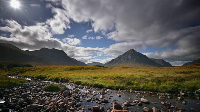 Buachaille Etive Mòr位于苏格兰高地的Glen Etive山顶视频素材