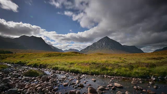 Buachaille Etive Mòr位于苏格兰高地的Glen Etive山顶视频素材