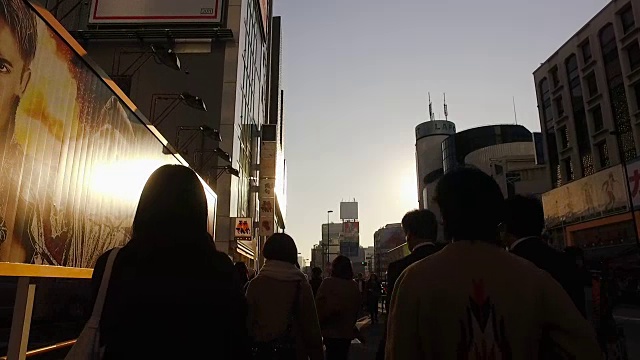 POV，步行原宿到东京涉谷。视频素材