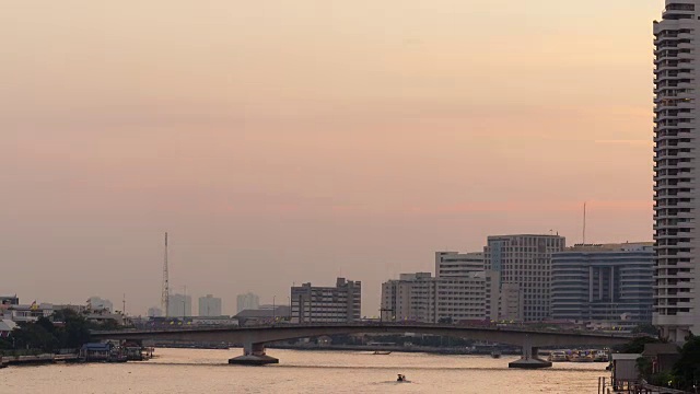 4K延时从白天到夜晚:曼谷的夜晚。视频素材