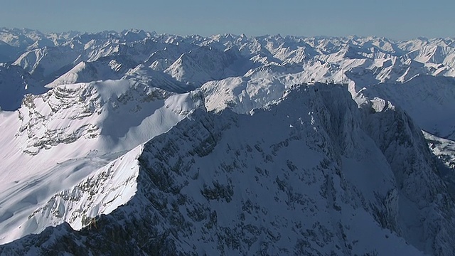 WS AERIAL DS山景/ Zugspitze, Bavaria，德国视频素材