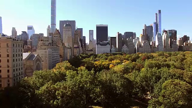 城市天际线的建立镜头。大都市城市视图视频素材