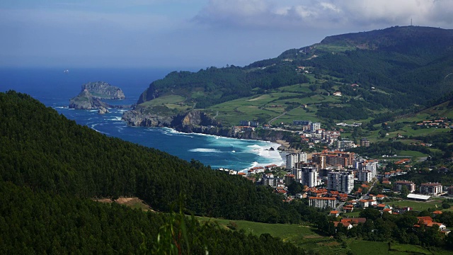 在Bentalde海滩的观点，Gaztelugatxe。视频素材