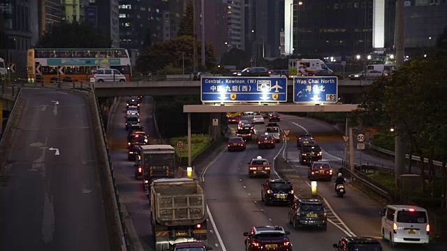 高清实时视频，香港城市夜景，穿梭交通视频素材