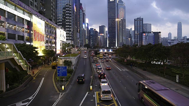 高清实时视频，香港城市夜景，穿梭交通视频素材