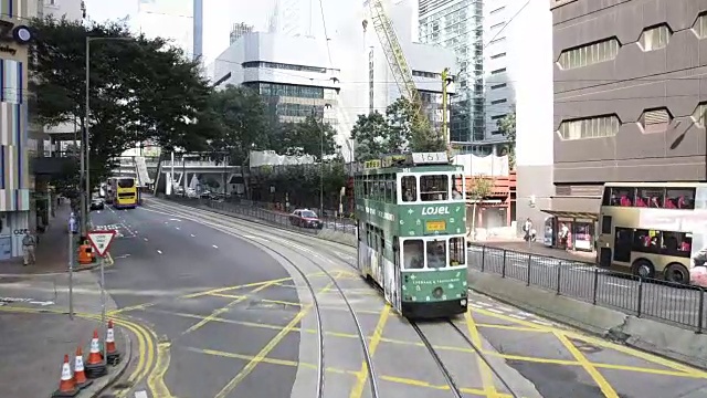 高清实时视频，香港城市景观，繁忙的交通穿梭交通视频素材