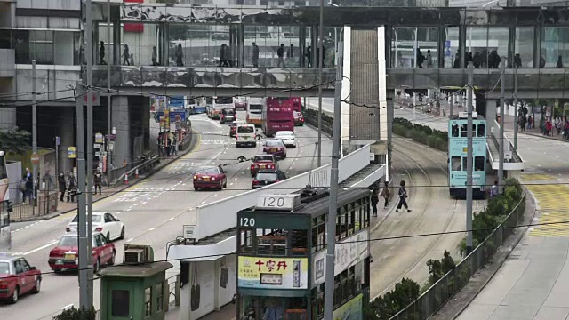 高清实时视频，香港城市景观，繁忙的交通穿梭交通视频素材