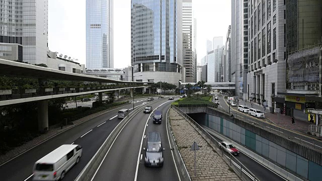 高清实时视频，香港城市景观，繁忙的交通穿梭交通视频素材