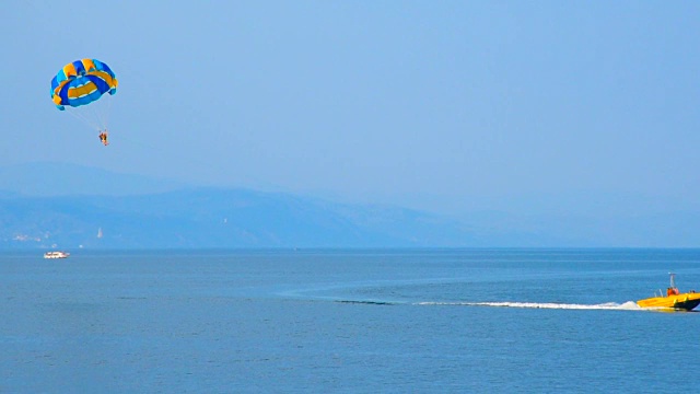 夏天在海上滑翔视频素材